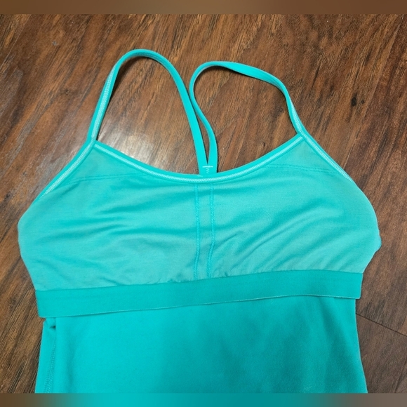 Lululemon Athletica Seafoam Athletic Top with Built-in Bra Size 6 - Picture 9 of 10